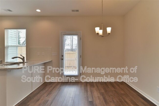 Building Photo - 215 Northwood St