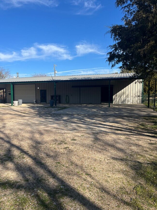 Building Photo - Horse Property - POOL - Country living at ...
