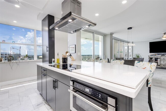 Building Photo - 1200 S Ocean Blvd