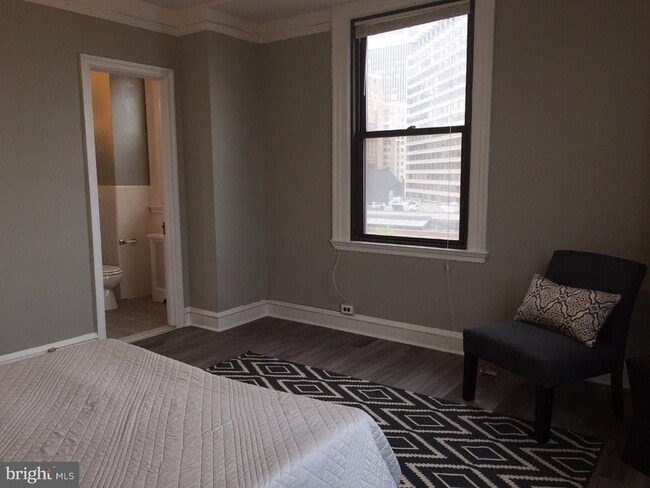 Building Photo - 2031 Locust St