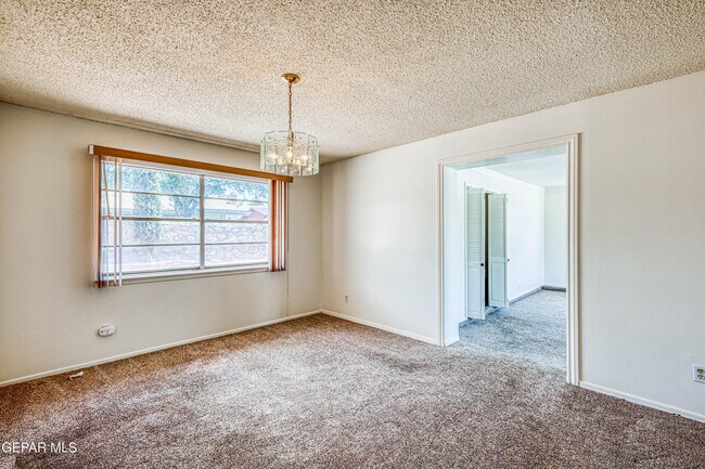 Building Photo - 3008 Gaston Dr