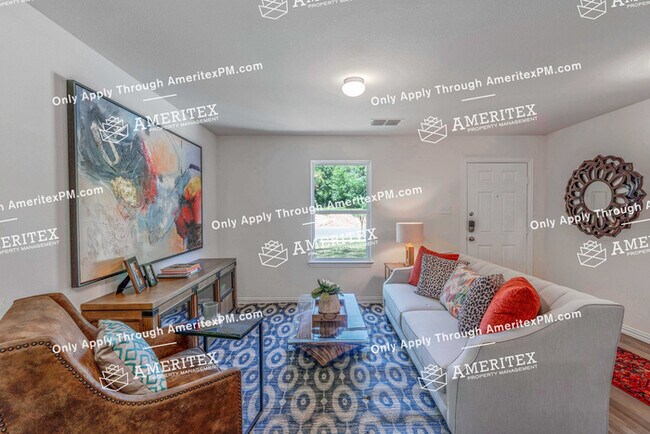 Building Photo - 1110 E Level St