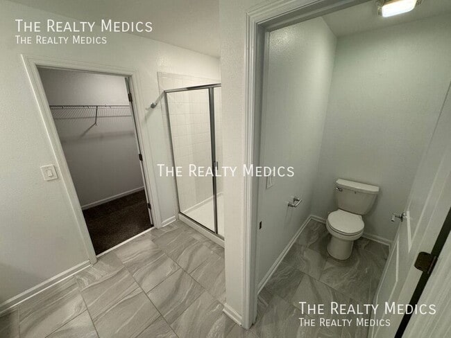 Building Photo - 554 Jett Ln