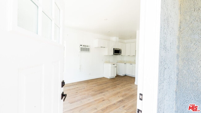Building Photo - 153 W 51st St
