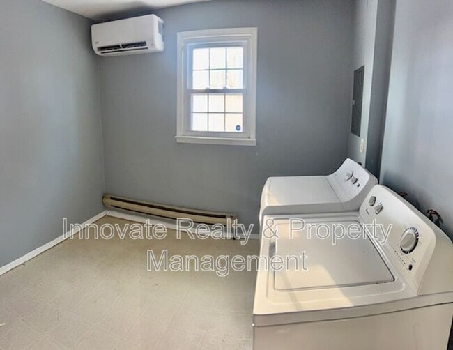 Building Photo - 1126 Sunset Ln