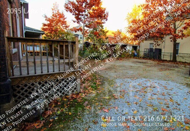 Building Photo - 2095 Lark St
