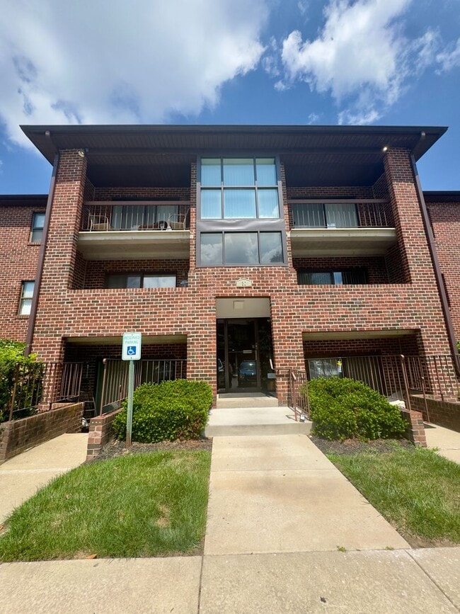 Building Photo - 20 Juliet Ln