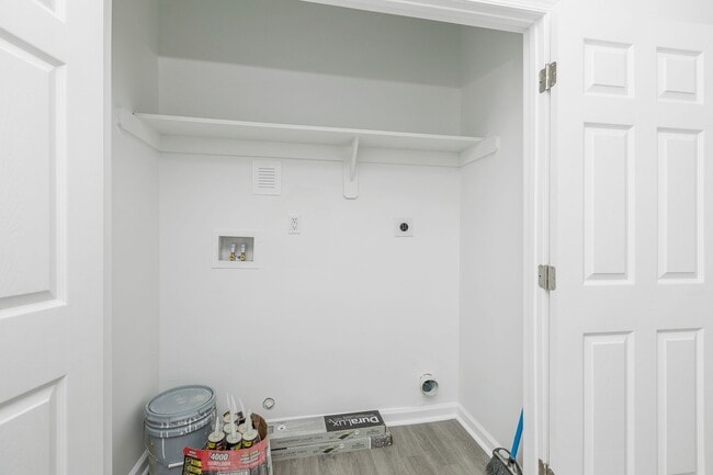 Building Photo - newly renovated property