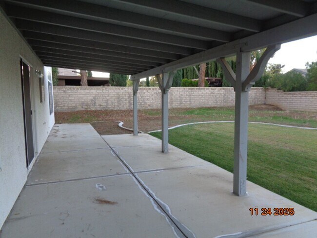 Building Photo - Gorgeous 2 Story Home Built in 1996 with 2476 sq. ft.