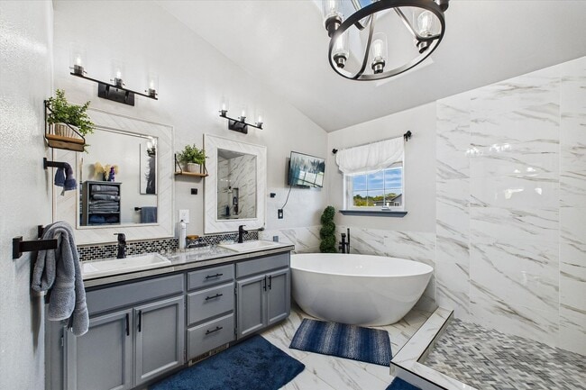 Building Photo - Custom Home on Property just outside of Eureka!