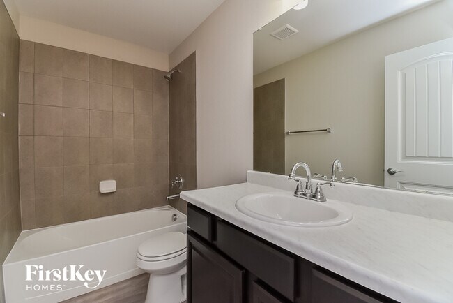 Building Photo - 6508 Vedder Dr
