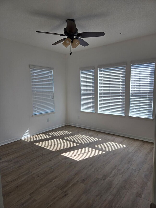 Building Photo - 462 Windmill Palm Cir
