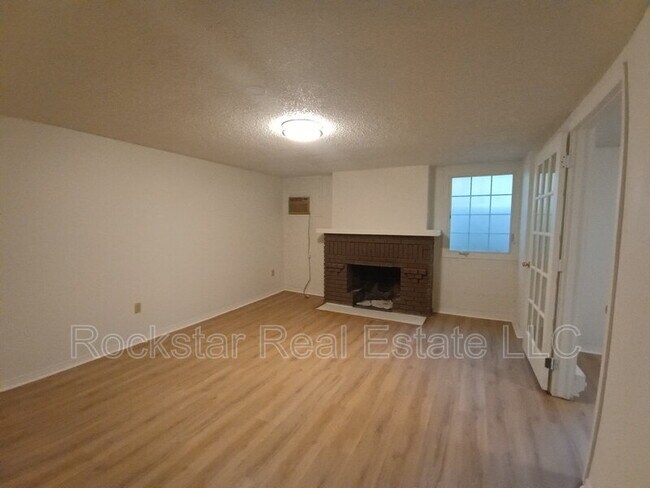 Building Photo - 1739 W Tenth Ave