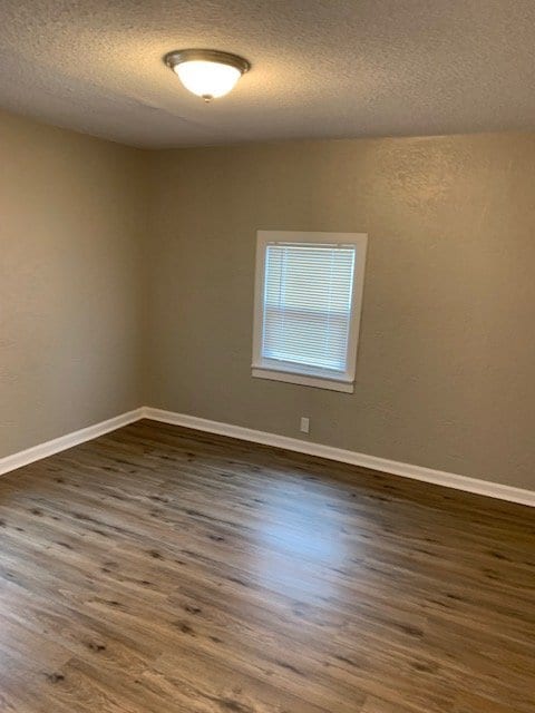Building Photo - Beautifully update 3 Bed / 1 Bath house wi...