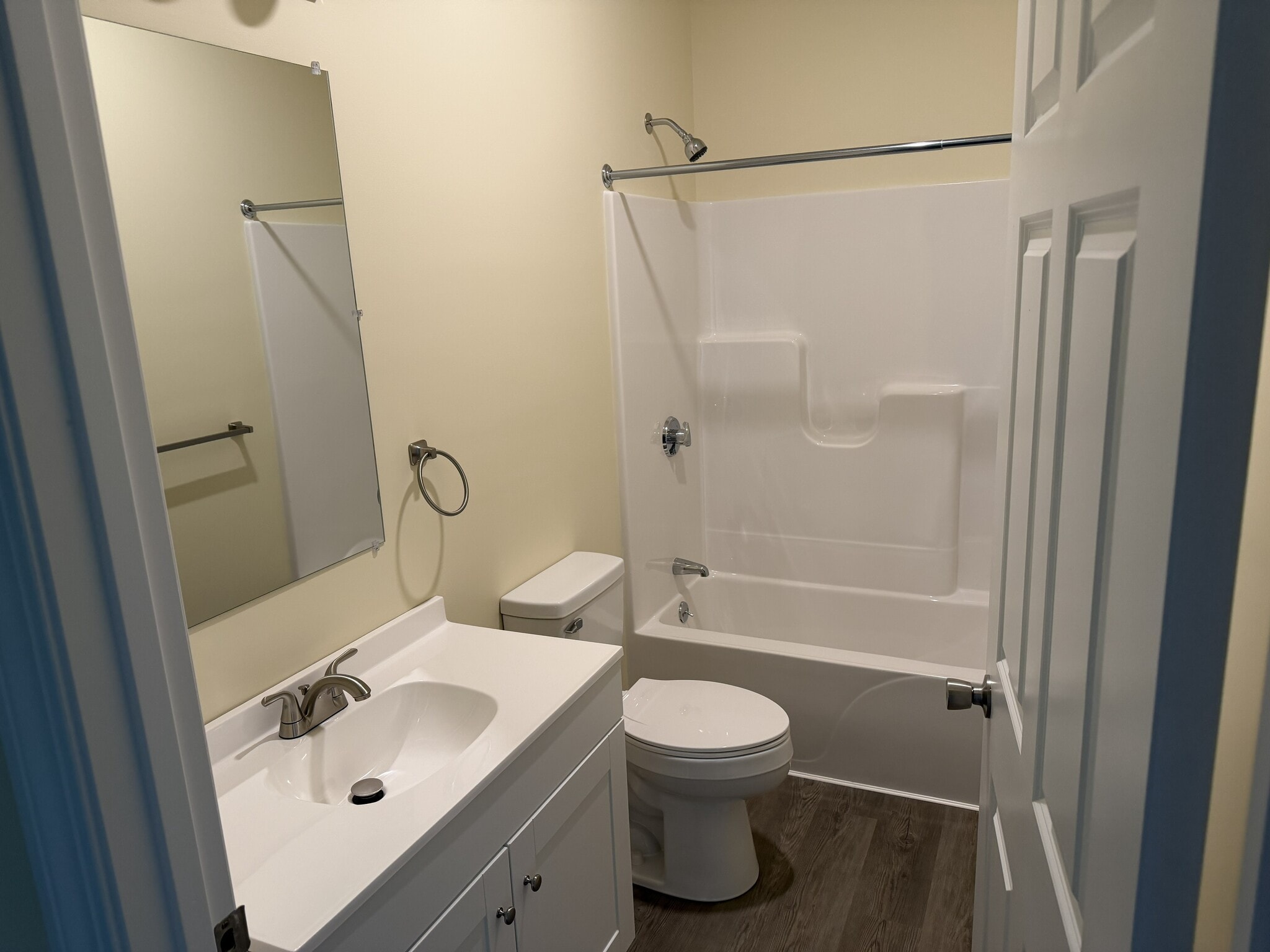 Bathroom 2 - 150 Park St
