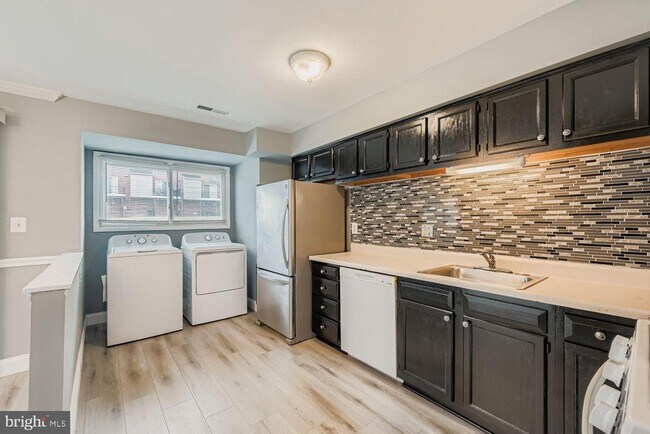 Building Photo - 2610 Hallam Ct