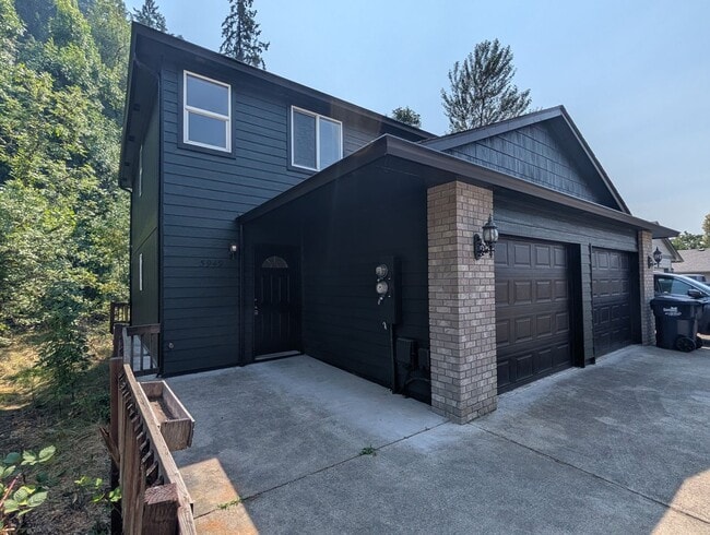 Building Photo - 5949 Aster St