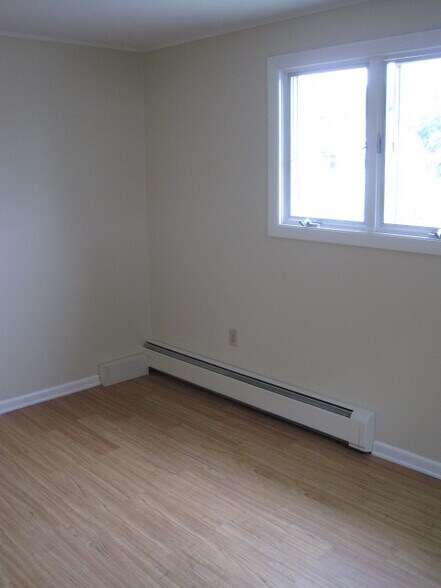 Building Photo - 5 Minott St