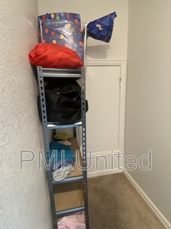 Building Photo - 429 Halwin Dr