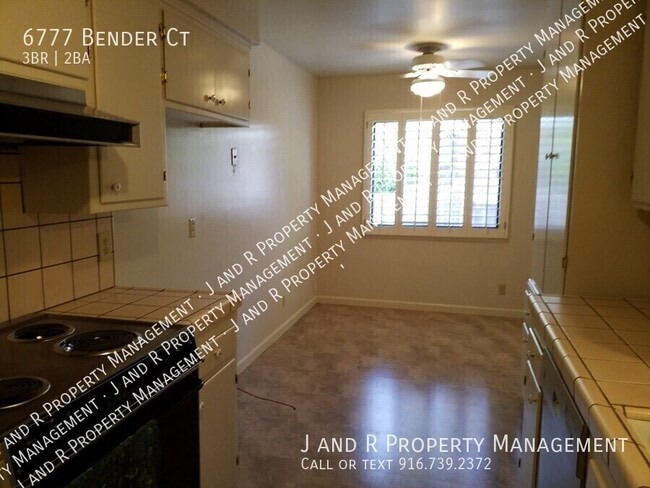 Building Photo - 6777 Bender Ct