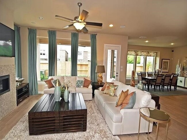 Building Photo - 18303 Harmony Bluff Ln