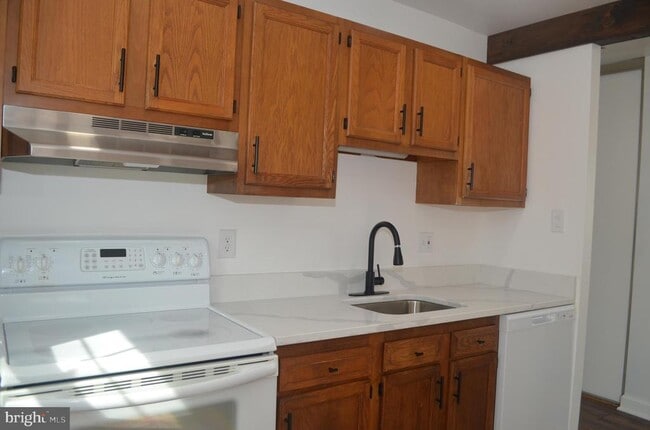 Building Photo - 267 Longford Ct