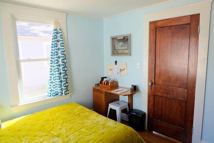 Building Photo - 63 Saunders St