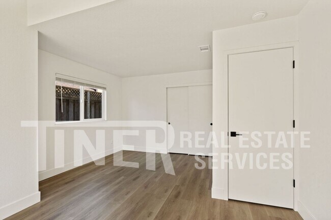 Building Photo - 6612 Posten Way