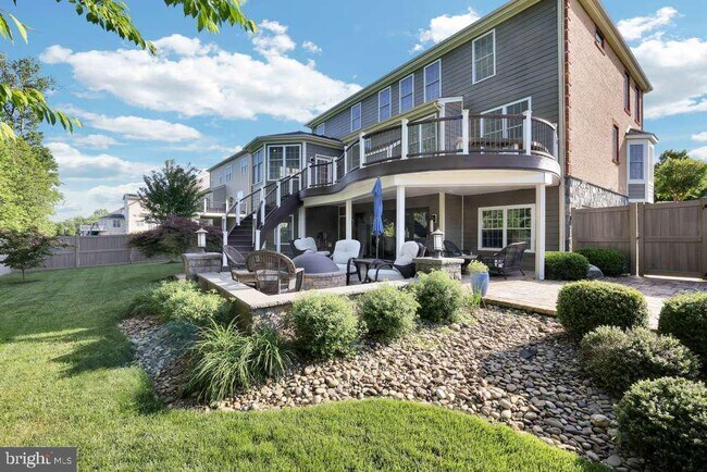 Building Photo - 8227 St Francis Dr
