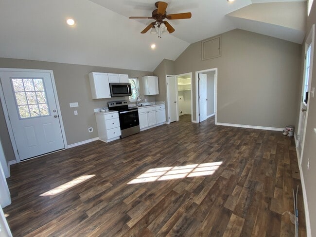 Building Photo - 7616 TX-171