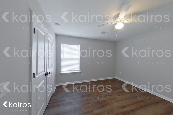 Building Photo - 11 Cottage Grove Dr