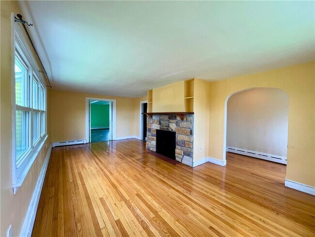 Building Photo - 54 Durfee Rd