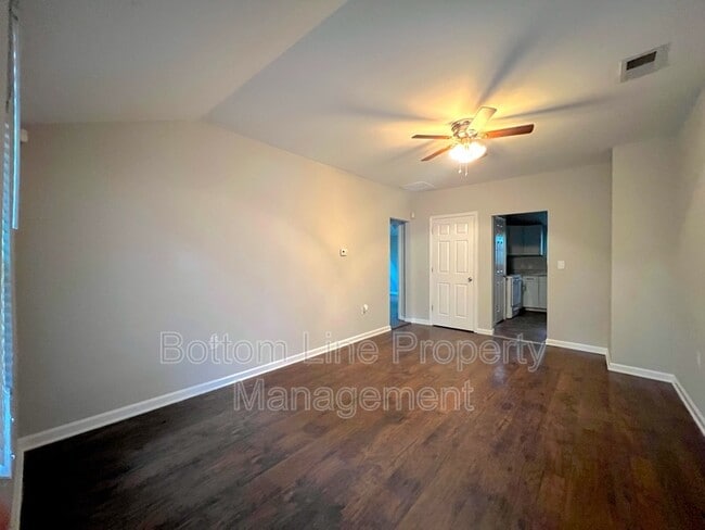 Building Photo - 2633 Kenhill Dr