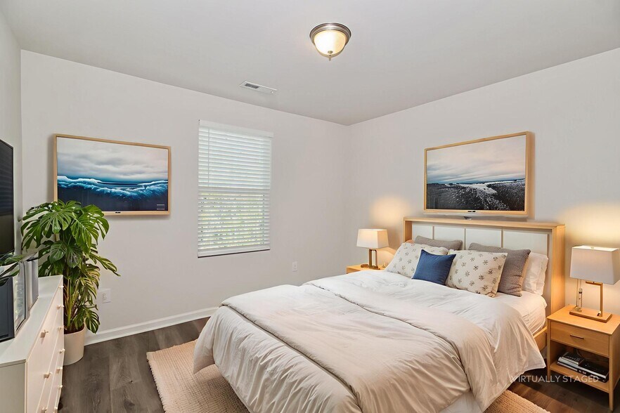 Building Photo - 668 Savanac St SE