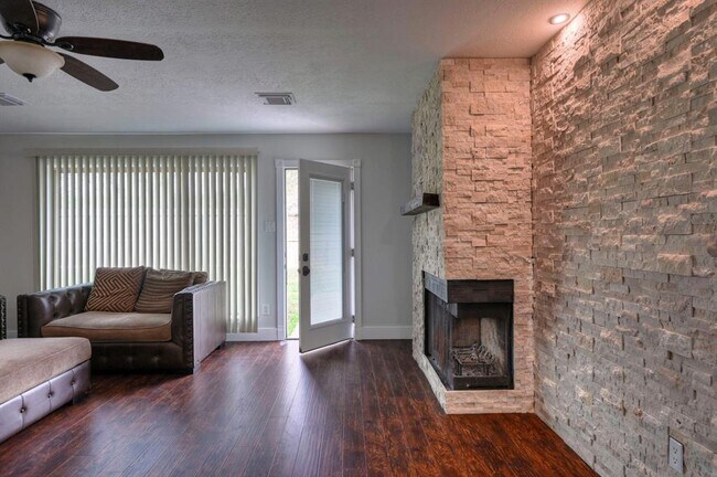 Building Photo - 5103 Temple Bell Dr