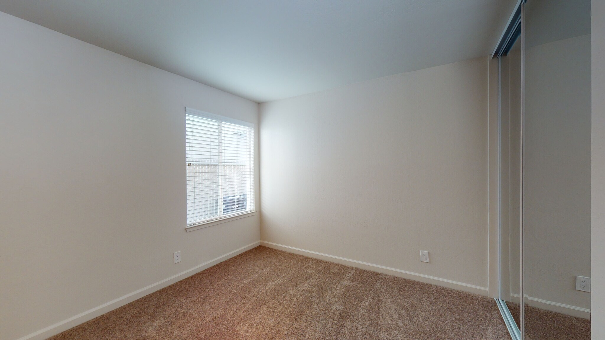 Building Photo - 950 Chula Vista Ave