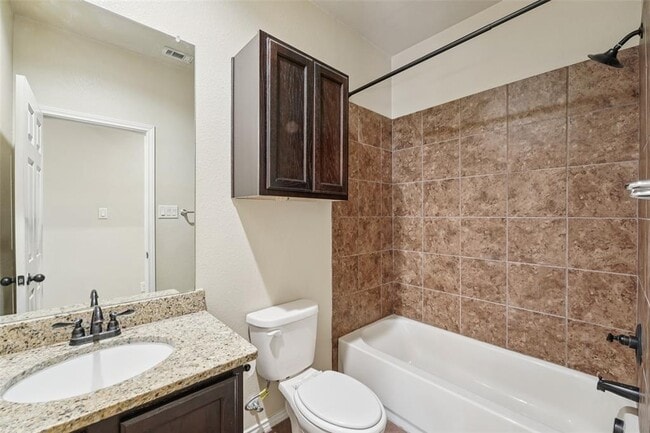 Building Photo - 402 Jack Rabbit Ln