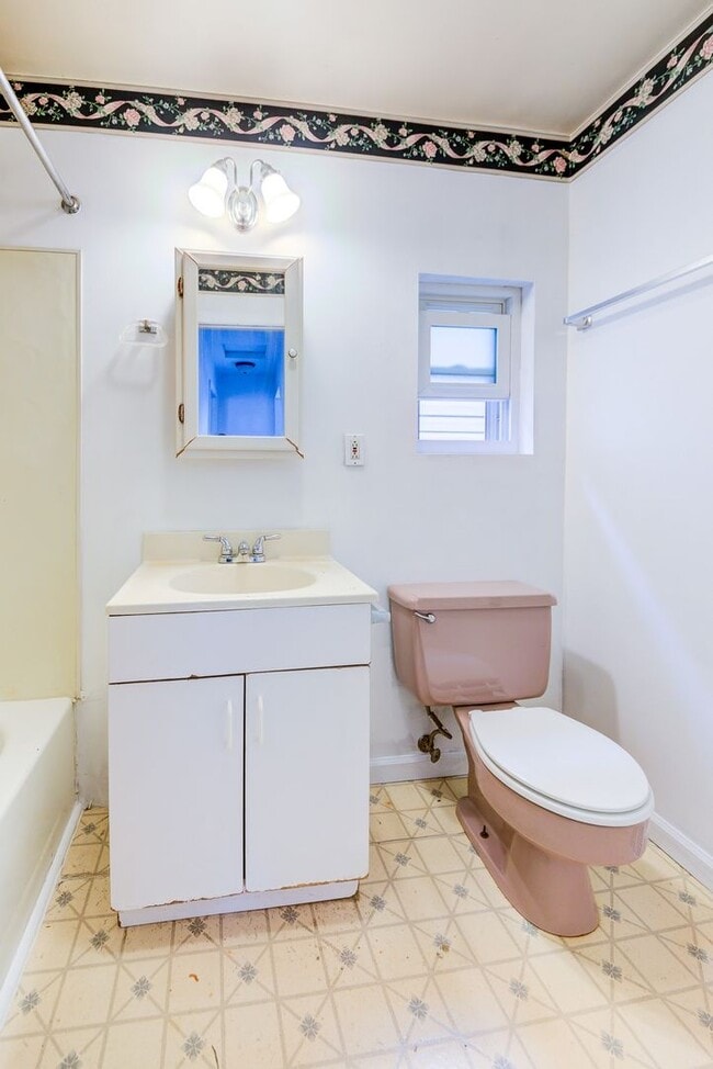 Building Photo - Available August 2026 - Renovated 2 Bedroom Home in Duquesne Heights!