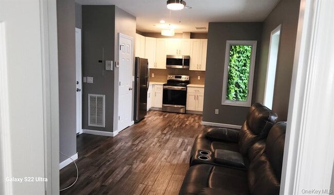 Building Photo - 148 E Park Ave