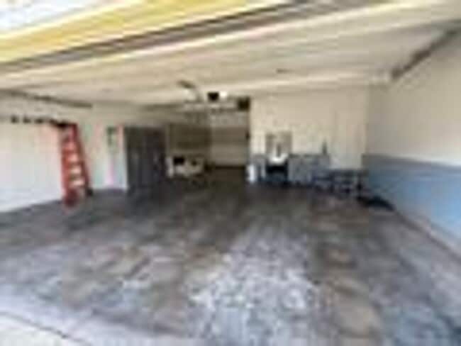 Building Photo - One of a kind 3 Bedroom 4 Bathroom Home next to the Meadows Park in Dakota Dunes SD!