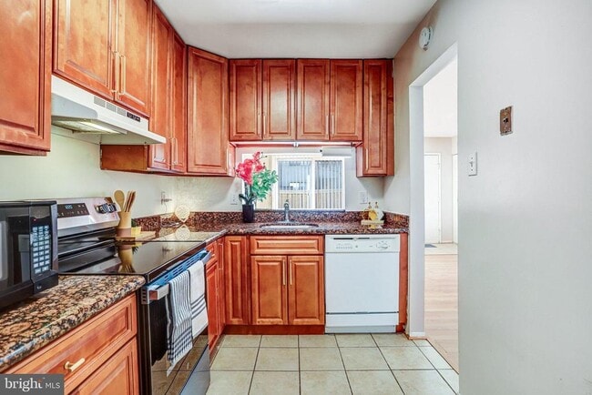 Building Photo - 9930 Brookridge Ct