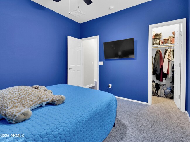 Building Photo - 1866 E Ravenswood Dr