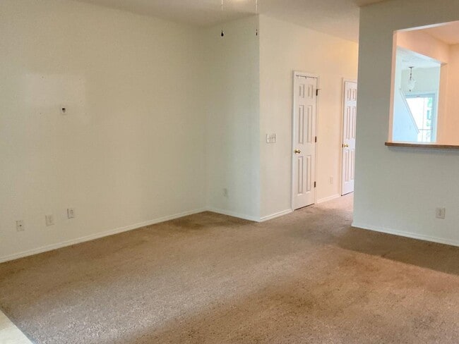 Building Photo - 147 Olde Towne Way