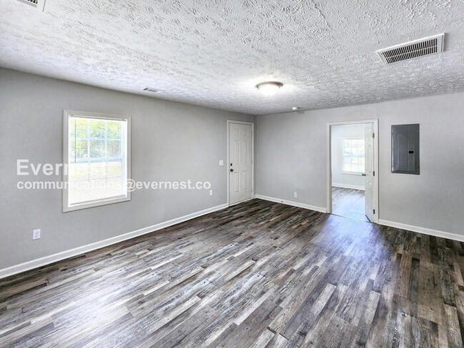 Building Photo - 306 Walker Dr