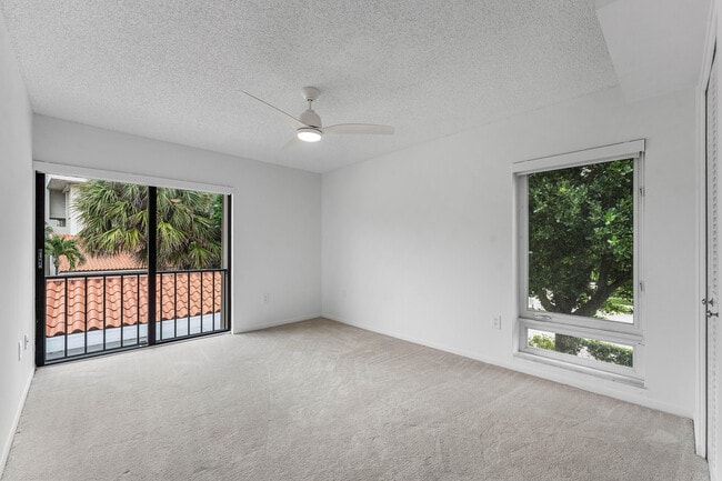 Building Photo - 3908 S Ocean Blvd