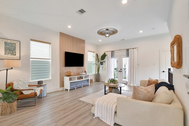 Building Photo - 1106 Paul Quinn St