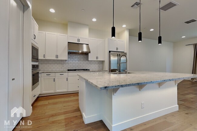 Building Photo - 6807 E Orion Dr