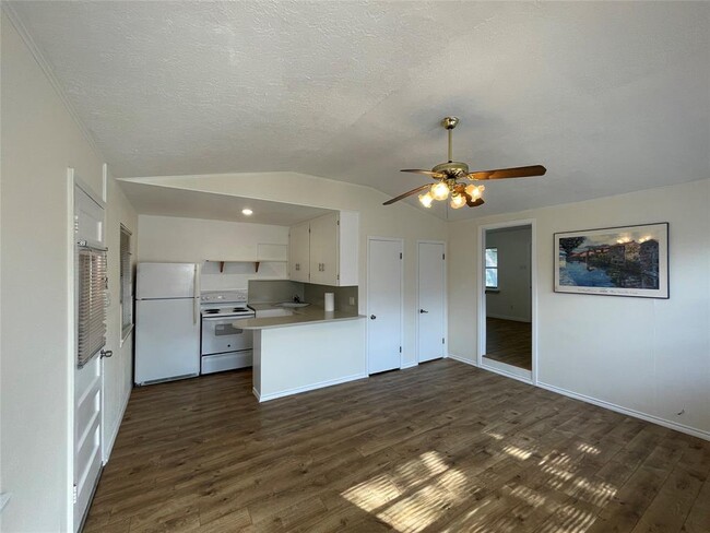 Building Photo - 17303 E Darleen Dr