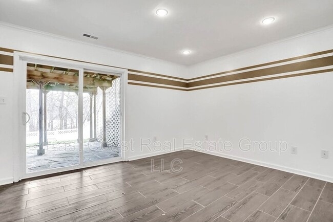 Building Photo - 779 Monet Dr