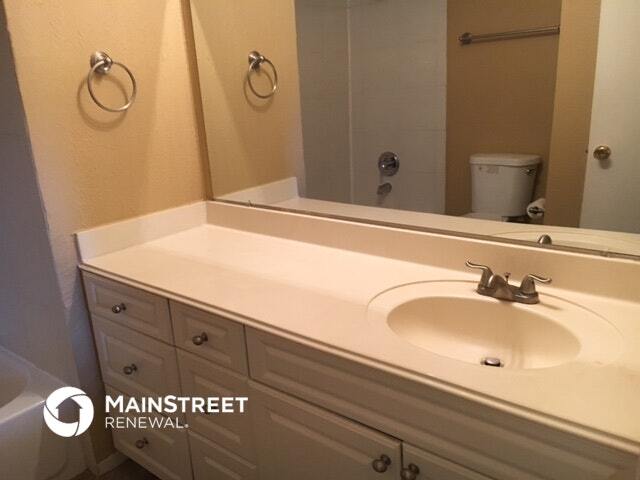 Building Photo - 16115 Catbird Ct